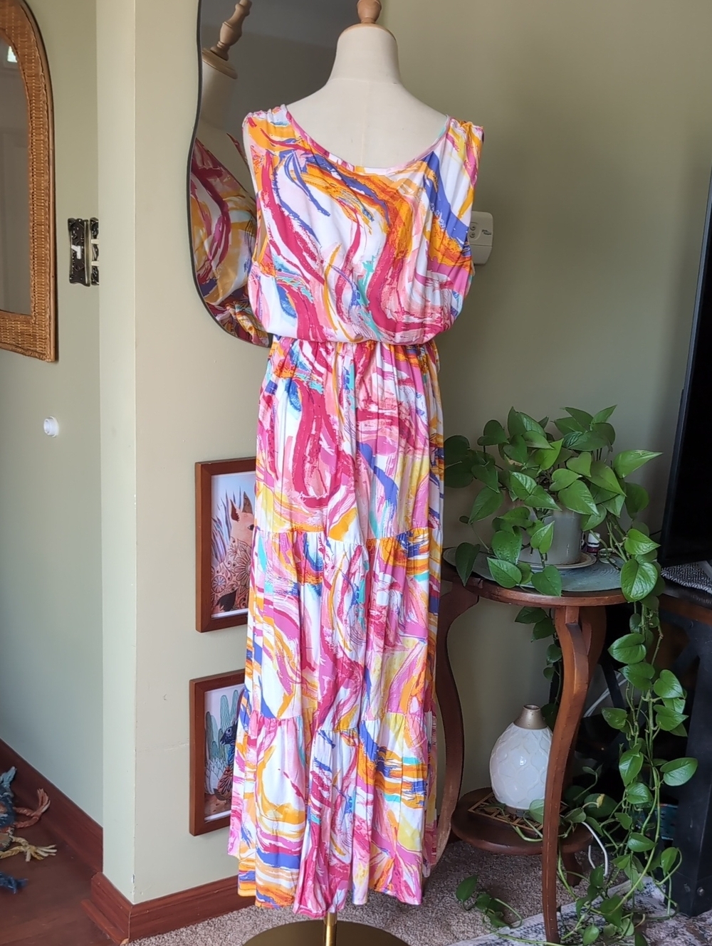 Plus Size Sleeveless Maxi Dress - Picture 7 of 15
